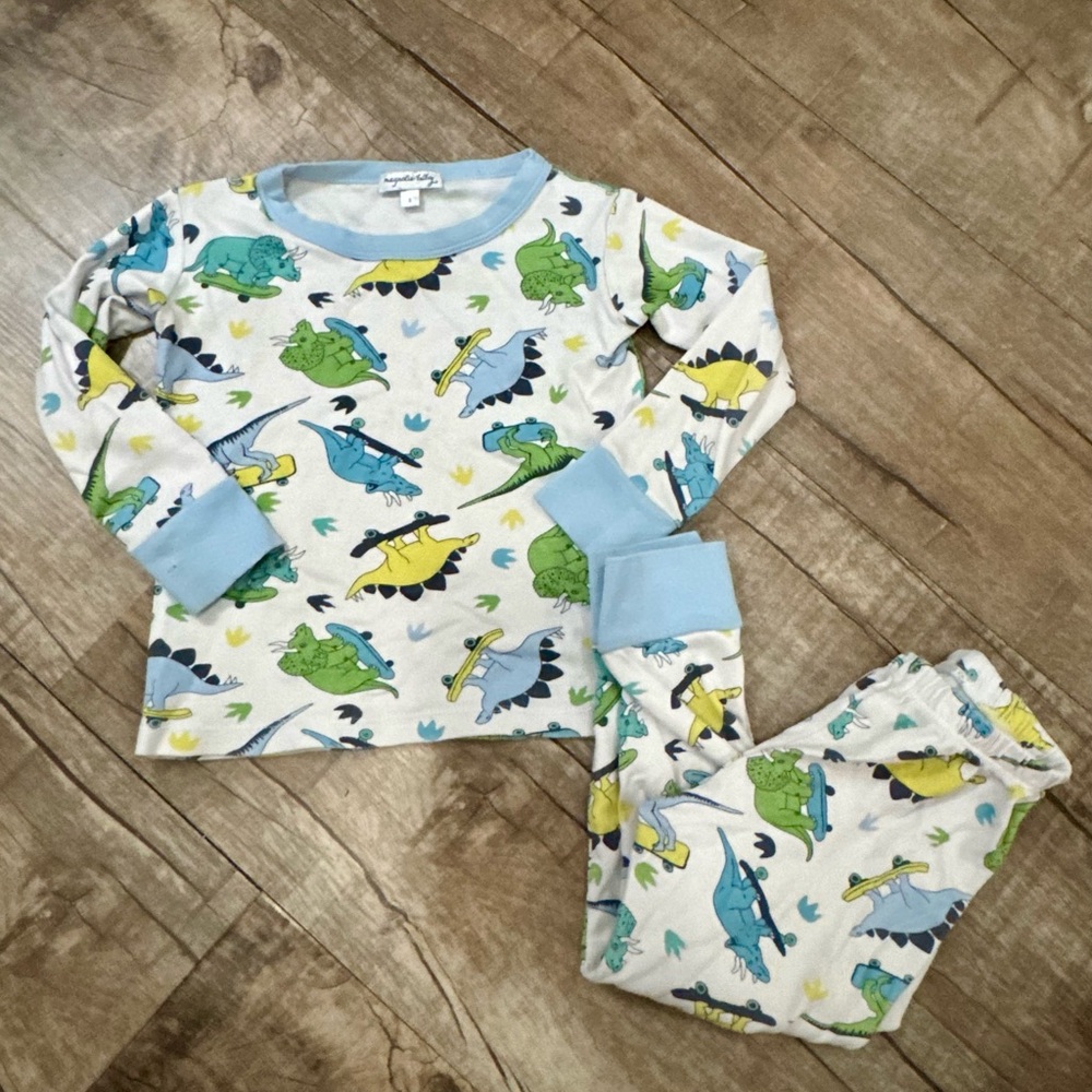 Magnolia Baby Boys Dinosaur Skateboard Pajama Set Size 3 Pima Cotton‎